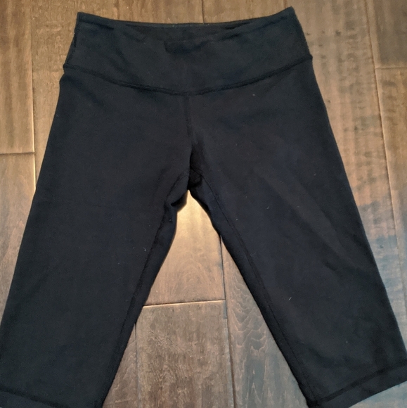 Black Lululemon Crops - Picture 1 of 5